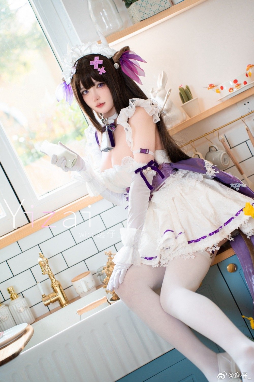 COSPLAY ♪~指挥官，我给您泡了茶哦。加了点牛奶的皇家风味……觉得得怎么样呢？碧蓝航线 樫野@逸仔_