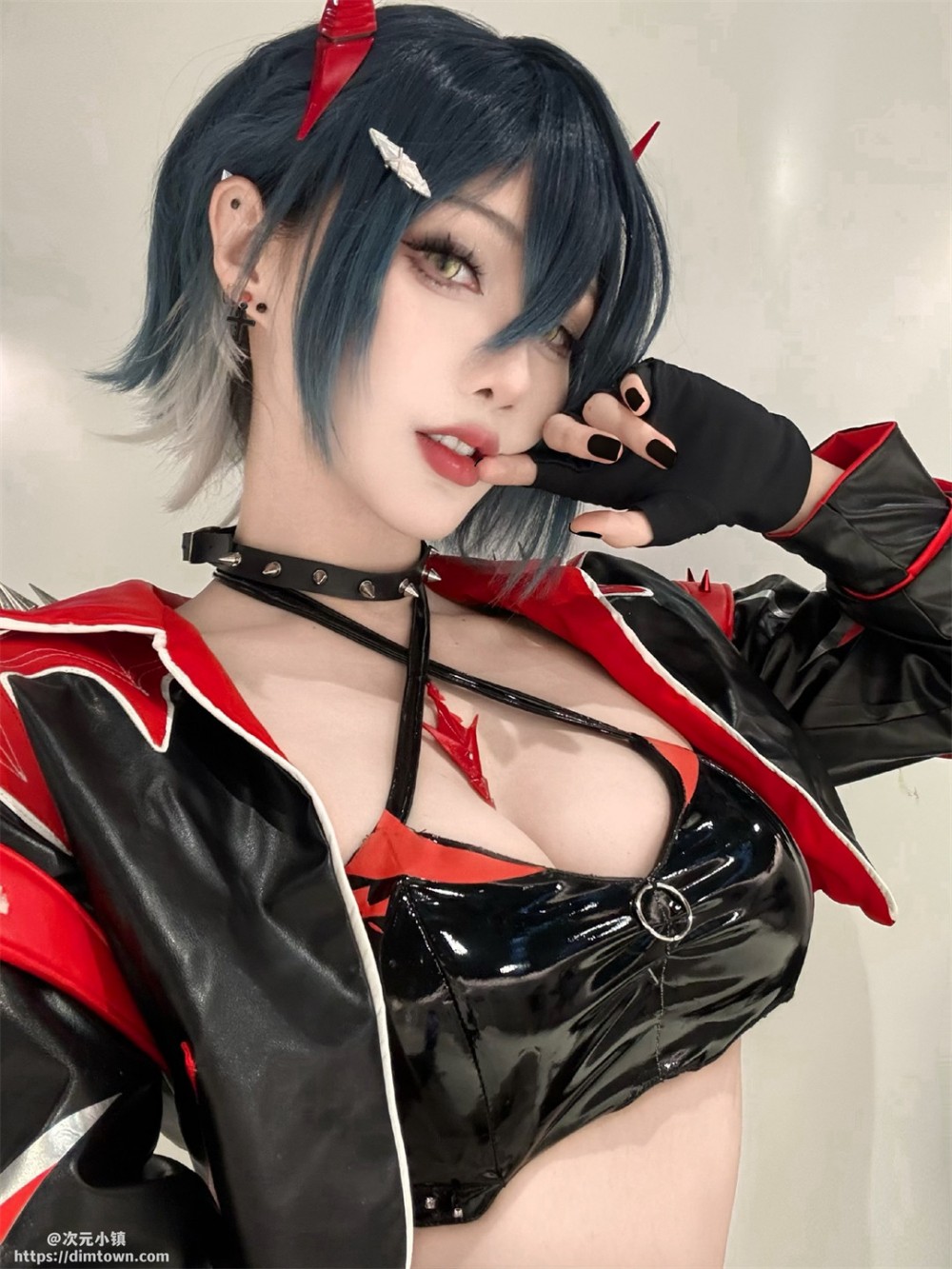 COSPLAY  cos了大家许愿的胡腾赛车，谁说地铁不算车？碧蓝航线@如月灰