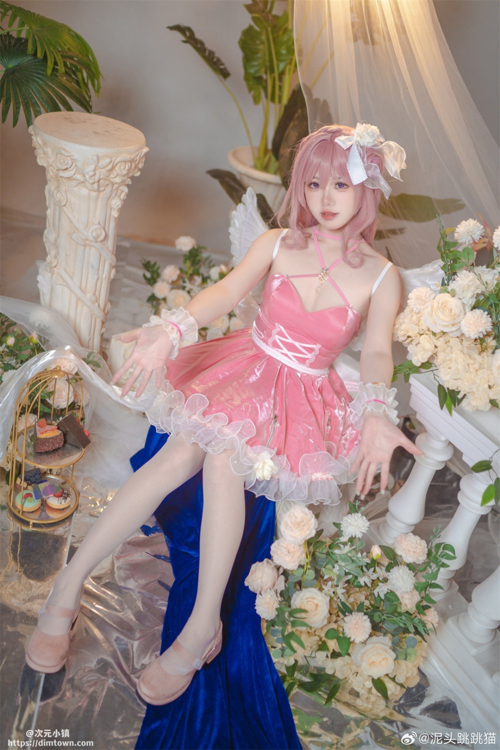 COSPLAY Nikke 桃乐丝·黎明派对@泥头跳跳猫