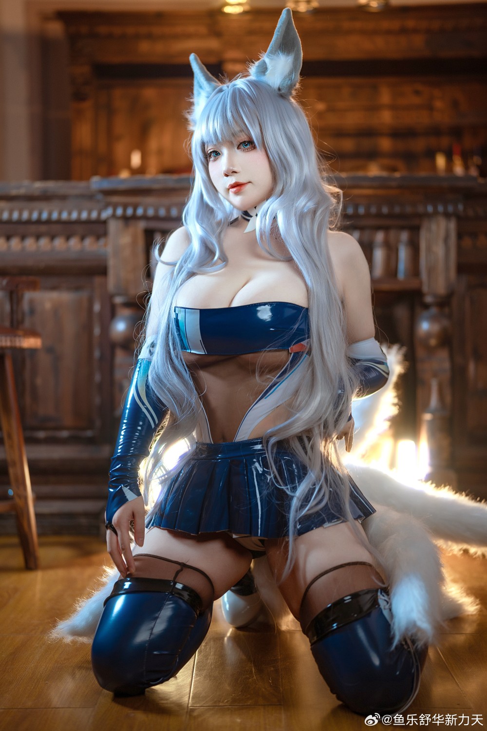 COSPLAY 指挥官，累了的话，要在我怀里睡一会吗？碧蓝航线 信浓@荔枝