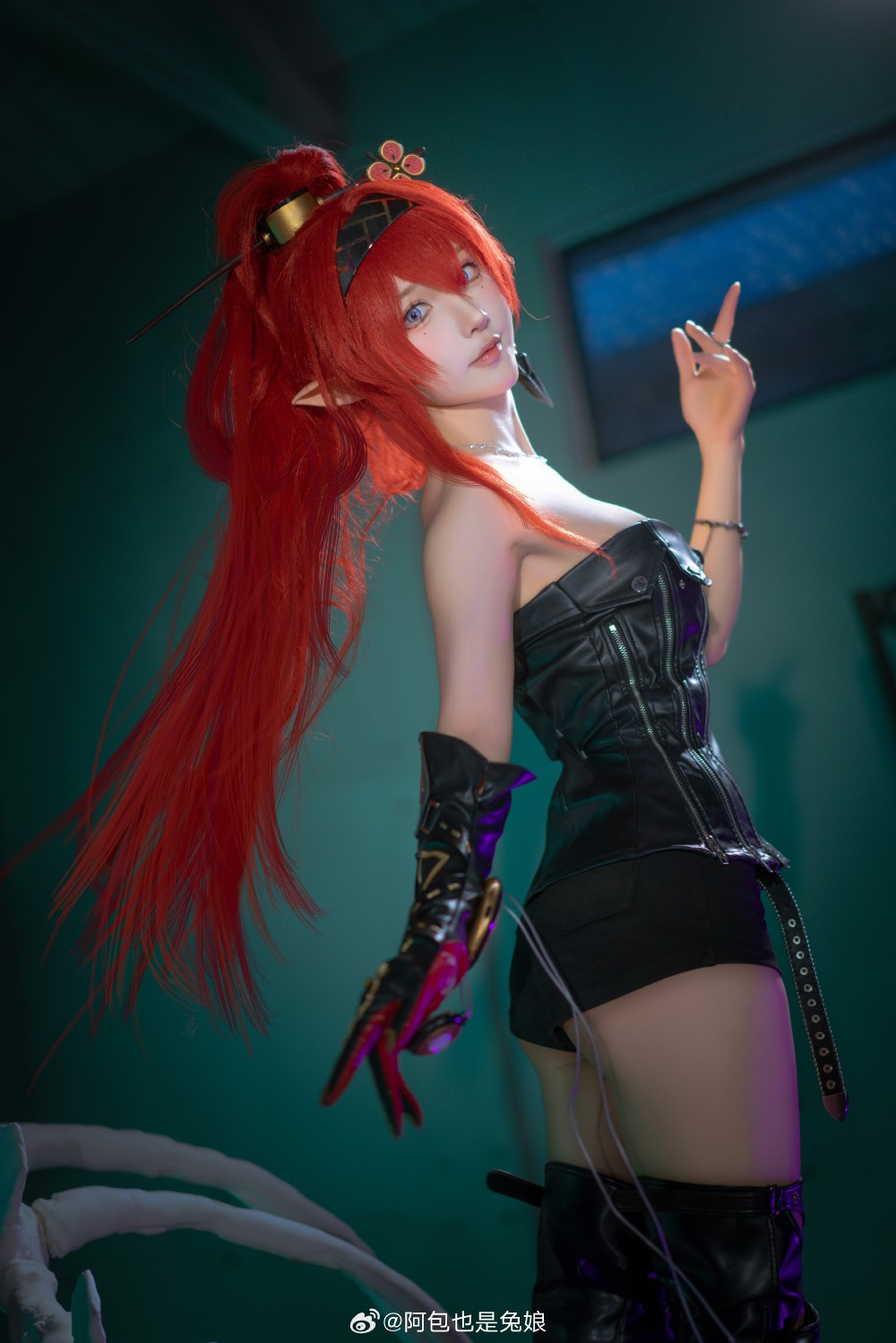 COSPLAY 有着成熟和魅惑感的少女！ 鸣潮 吟霖@阿包也是兔娘