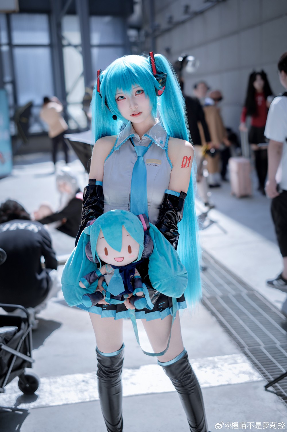 COSPLAY 这么会甩头发不要命了 初音未来@橙喵不是萝莉控
