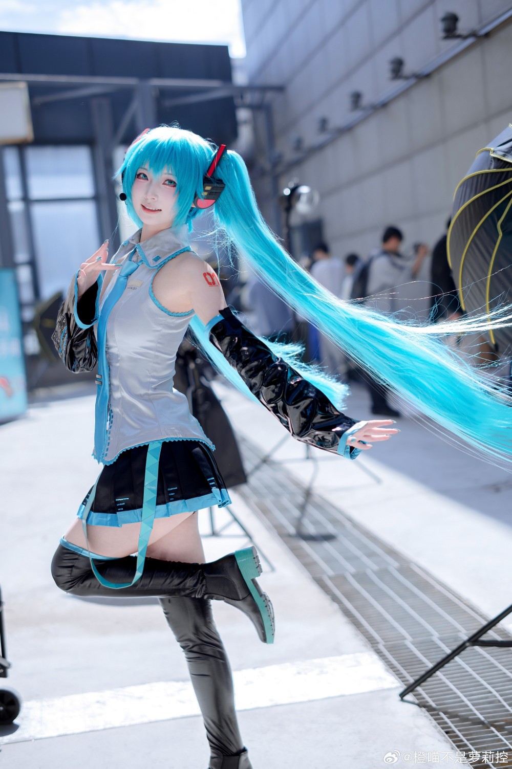 COSPLAY 这么会甩头发不要命了 初音未来@橙喵不是萝莉控